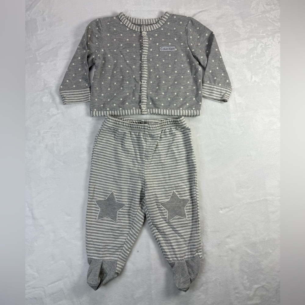 Calvin Klein 2 Piece Gray Pajama Set with Polka Dots and Stripes‎ 3-6M